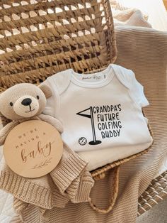 Have your name of choice e.g Daddy’s future golding buddy. Baby Announcement To Daddy To Be, First Time Pregnancy, Personalized Baby Bibs, Pregnancy Announcements, Baby Announcements, Post Pregnancy