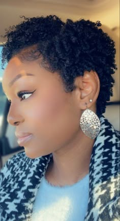 Twa Side Part, Short Hair Cuts For Teens, Mahogany Curls, Tapered Undercut, 4c Curls, Haircut Highlights, 100 Hairstyles