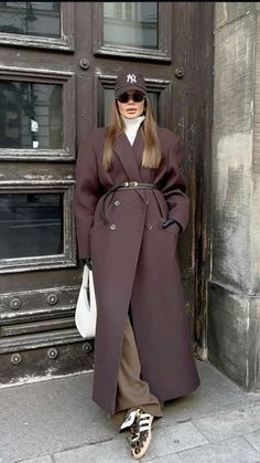 Maroon coat, brown pants, white turtleneck, white bag, Adidas x Wales Bonner Samba sneakers | Fall outfits, autumn outfits, fall outfit ideas Middle Age Fashion, Women Overcoat, Trendy Fall Outfits, Trendy Fall, Coat Outfits, 가을 패션, Autumn Outfit