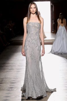 Runway Gowns, Heather Graham, Couture Gown, Fashion Gowns, Strapless Gown, Gala Dresses