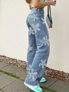 ⚡️Buy Washed Floral Print Boyfriend Jeans Blue L under $39.00 in Jeans Online. Style: Casual, Street Color: Blue Main Material: Cotton, Polyester, Viscose Fit Type: Boyfriend fit Design: Functional Pockets, Zip & Button Fastening, High Rise Waistline, Multi Belt Loops, Floral Print At Front & Back. ✓2022 NEW YEAR SALE | $10 OFF OVER $75 CODE: NY1 I $25 OFF OVER $125 CODE: NY2 | $35 OFF OVER $215 CODE: NY3✓Free Shipping on all orders over $69 USD.. Check reviews and order Washed Floral Pr Doudoune The North Face, Flower Jeans, Streetwear Chic, Jeans Street Style, Retro Jeans, Denim Patterns, Estilo Preppy, Printed Jeans, Straight Trousers