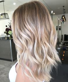 Blond Balayage, Medium Bob, Hair Color And Cut, Hair Inspiration Color, Ash Blonde