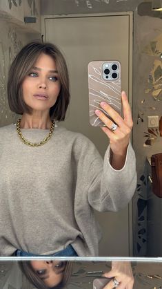 GINE MARGRETHE | Ad Hair we GO! Back to my natural color, back to the bob and back to feeling fresh 🖤 @linnlinnea Wearing btw pants from @ceketteofficial … | Instagram Gine Margrethe, Bob Hair Color, Extensions Hair, Haircut Inspiration, Short Hair Tutorial, Shoulder Length Hair Cuts, Short Hair Haircuts, Hairstyles For Women