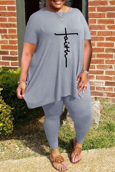 Casual Gray Relaxed Fit Sets, Casual Gray Sets With Relaxed Fit, Summer Gray Long Sleeve Sets, Casual Stretch Two-piece Tops, Casual Two-piece Stretch Tops, Casual Gray Sets For Spring, Casual Gray Summer Set, Gray Short Sleeve Summer Set, Summer Printed Sets With Crew Neck