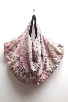 Summer Outfit Accessories, Bohemian Men, Boho Style Bag, Ethnic Bag, Boho Pink, Boho Fashion Summer, Bohemian Colors, Boho Bags, Vintage Hippie