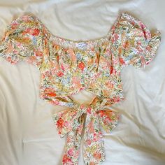 Never Worn - Size Large Crop Blouse, Tie Backs, Tie Back, Pink Ladies, Outfit Ideas, Pajamas, Floral Print, Top Blouse, Floral Prints