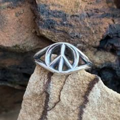 Hippie Jewelry Aesthetic, Hippie Engagement Rings, Peace Sign Nails, Peace Sign Ring, Peace Sign Jewelry, Peace Ring, Hippie Accessories, Hippie Rings, Indie Jewelry