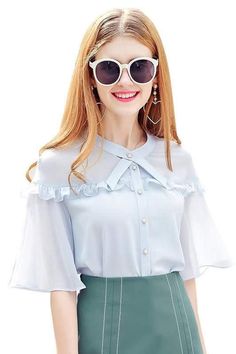 Style Dresses Casual, Clothes For Petite Women, Casual Blouses, Gorgeous Blouses, Girly Dresses, Penteado Cabelo Curto, Cute Clothes, Ruffle Shirt, Fashion Inspiration Design