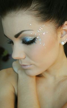 Cute & sparkly its a good match Fairy Makeup Ideas, Fairy Make-up, Fantasy Make-up, Carnival Makeup, Dance Makeup, Linda Hallberg, Fairy Makeup, Stage Makeup