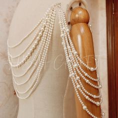 White Pearl Chain Body Jewelry For Wedding, White Pearl Chain Body Chain For Party, White Pearl Body Jewelry With Pearl Chain, Pearl Beaded Body Chain For Wedding, Pearl Shoulder Chain, Backdrop Necklace Wedding, Shoulder Jewelry, Backdrops Necklace, Back Necklace