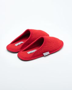 Description: The Le Clare women's Stella in red is the classic "hotel slipper" reimagined in luxurious boiled wool. This quintessential slipper provides delicate comfort and has been handcrafted, only for the most discerning, the Stella will not disappoint. Featuring our premium Italian boiled wool fiber, the slipper gently conforms to your foot for cozy comfort. The natural elasticity of our wool bounces back to its original shape, giving the slipper lasting appeal with a customized fit. This m Monsters Dnd, Juuzou Tokyo Ghoul, Red Hotel, Classic Hotel, Red Slippers, Boiled Wool, House Slippers, Comforters Cozy, Tokyo Ghoul