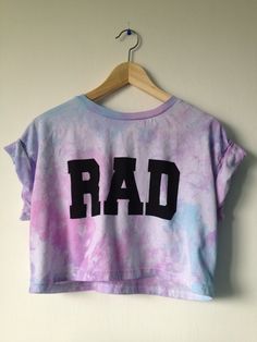 . Tshirt Tie, 1million Dance Studio, Diy Clothes Refashion, Diy Clothes Videos, Purple Crop Top, Shirt Diy, Tie Dye Shirts, Dye Shirt, Refashion Clothes