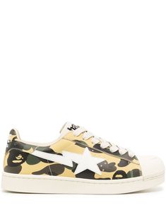 yellow multicolour calf leather camouflage print round toe appliqué logo logo-print tongue branded heel counter front lace-up fastening branded insole flat rubber sole Camouflage Print, Bathing Ape, A Bathing Ape, Sneakers White, Mens Shoes Sneakers, Leather Sneakers, Logo Print, Calf Leather, Camouflage