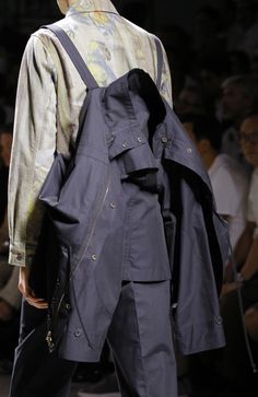 Menswear Fashion Show, Fashion Menswear, Menswear Fashion, Future Fashion, Mens Accessories Fashion, Dries Van Noten, Spring 2017, Fashion Details, Runway Fashion