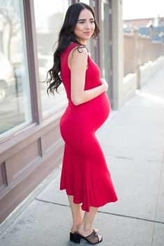 sweet maternity dress Maternity Clothes Summer, Maternity Outfits, Pregnancy Looks, Pregnancy Outfits, Baby Bumps, Deepika Padukone, Maternity Dress, Sheer Dress, Maternity Fashion