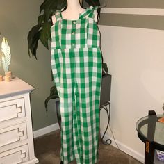 Jumpsuit W/Side Zipper And Tie Shoulder Straps. Elastic Gather On Back, 3 Buttons On Front Decor. Inseam Measurements 25 Inches. Green And White, New With Tags. Checkered Print, M Pants, Green And White, Cider, Jumpsuits For Women, Side Zipper, Shoulder Straps, Pant Jumpsuit, Pants For Women