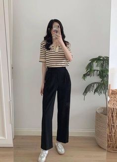 Very good soft fabric fresh and very comfortable. I highly recommend this product Outfit Korean Style, Korean Outfit Street Styles, Chique Outfits, Korean Casual Outfits