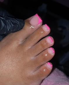 Black And Pink Toe Nails, Pedicure Ideas French Tip Toes, French Tip Pedicure, French Toe Nails, Black Toe Nails, Pink Pedicure, Pink Tip Nails