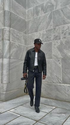 Leather Jacket and Cowboy Boots Outfit Mens Fashion Cowboy Boots, Stylish Cowboy Outfits Men, Mens Cowboy Hat Outfit, Black Cowboy Boots Outfit Men, Black Cowboy Boots Outfit Winter, Men Cowboy Outfits, Black Boots Men Outfit, Cowboy Boots Outfit Winter, Urban Cowboy Style