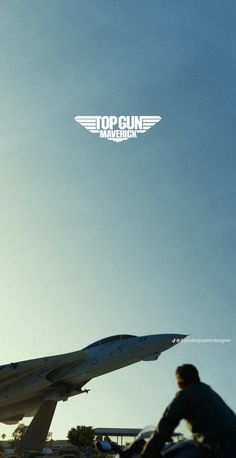 Topgun Wallpaper Phone, Topgun Maverick Wallpaper, Film Desktop Wallpaper, Tom Cruise Movies, Iconic Movie Posters, Space Phone Wallpaper, Val Kilmer, Great Movies To Watch