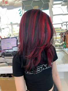 Dramatic Hair, Dyed Red Hair, Hair Color Streaks, Hair Dyes, Hair Streaks, Dyed Hair Inspiration, Dye Ideas, Dye Colors