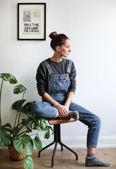 Overalls Chic, Casual Chique, Denim Trends, 인물 사진, Look Vintage, Denim Overalls, Inspiration Mode, Mode Vintage, Fashion Mode