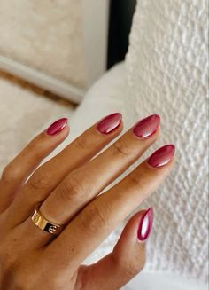 red fall almond shape nails chrome red big apple red fall nails inspo Fall 24 Nails, Nail Designs Gradient, Chrome Summer Nails, Summer Chrome Nails, Chrome Nail Colors, Red Chrome Nails, Chrome Manicure, Blue Chrome Nails, White Chrome Nails