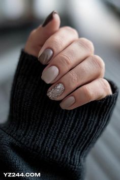 Explore winter nails inspiration to keep your 2025 manicure on trend. From acrylic long to short styles, there's something for everyone. Choose from blue, red, and white shades for a classic look or go bold with black, dark, and green tones. Try simple designs like cute snowflakes or classy silver accents. Our easy nail ideas include both gel and dip styles, perfect for those who love a chic yet effortless look. Get inspired with these winter nail ideas. Nails 2024 Winter Trends, Black Accent Nails, Winter Nails Inspiration, Easy Nail Ideas, Winter Nail Ideas, Winter Nails Acrylic, Stylish Nails Designs, White Shades, Pretty Nail Art Designs