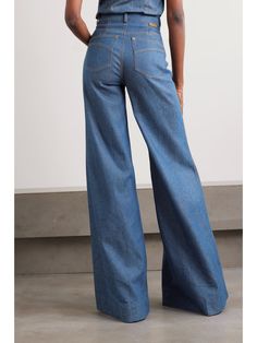 ZIMMERMANN Matchmaker high-rise wide-leg jeans | NET-A-PORTER Wide Flare Jeans, Airport Fits, Summer Style Guide, Curvy Hips, High Rise Wide Leg Jeans, Jean Large, Dress Flats, Sport Swimwear, Country Outfits