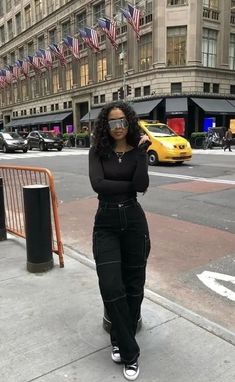 Black Cargo Pants Outfit, Cargo Pants Outfits, Baddie Outfit, Fest Outfits, Cold Outfits, Looks Black, Streetwear Fashion Women, All Black Outfit