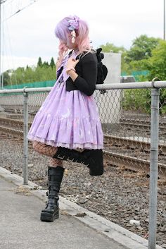 Pastel Goth Dress, Pastel Goth Style, Kawaii Punk, Japanese Lolita Fashion, Kei Visual, Harajuku Girls, Pastel Fashion