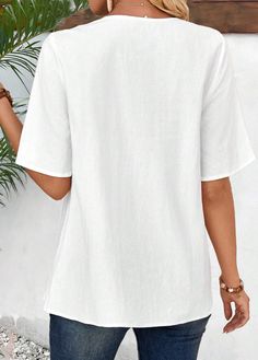 White Half Sleeve Top For Beach, White Half Sleeve Tops For The Beach, Bohemian Short Sleeve Solid Top, Bohemian Short Sleeve Top, Bohemian Style Solid Color Top With Short Sleeves, Bohemian Style Solid Short Sleeve Top, Solid Color V-neck Blouse For Vacation, Casual White Blouse With Split Neck, Non-stretch White Tops