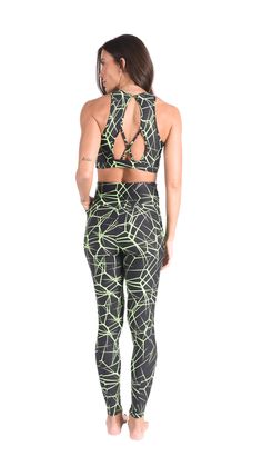 DESCRIPTION Wondering why these leggings are a fan favorite? Maybe it’s the sculpting, high-compression fabric. Or the fact that they fit like a glove, complete with a wide, double-layered waistband for a holds-you-in feel. On-trend high waist Hold-everything pockets Exclusive print Wear-tested by our in-house team for the perfect fit FIT AND FABRICATION 89% Polyamide 12% Spandex DESIGNED FOR High-intensity workouts, pilates, yoga & studio-to-street style PERFECT MATCH Matrix Feminine Bra T408 Workouts Pilates, Pilates Yoga, High Intensity Workout, Compression Fabric, Yoga Studio, A Fan, Level Up, Perfect Match, Matrix