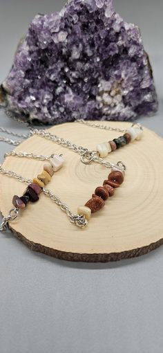 Chip Gemstone bar Necklace made with stainless steel findings. Carnelian Goldstone Fluorite Mookaite Jasper Gemstone Chips Jewelry, Gemstone Bar Necklace, Mountain Necklace, Mookaite Jasper, Bar Necklace, Gemstone Necklace, Stone Jewelry, Jewelry Ideas, Wire Jewelry