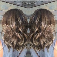 That length and colour though. Wish I was game enough Shoulder Length Balayage, Wavy Hairstyles Medium, Brown Balayage, Medium Length Hair Cuts, Brunette Hair Color, Blonde Highlights, Balayage Hair