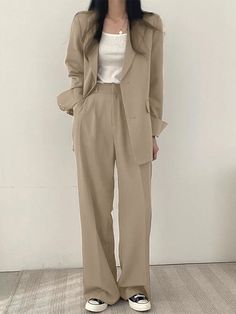 Women Suit Jacket, Khaki Suit, Blazer Suit Women, Elegant Suit, Womens Tweed, Coat Autumn, Suit Jackets For Women, Womens Clothing Patterns, Middle Age Fashion