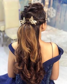 Puffy Ponytail Hairstyles, Puffy Ponytail, Hairstyles For Gowns, Stylish Ponytail, Pony Hairstyles, Engagement Hairstyles, Bridal Hair Buns, Indian Wedding Hairstyles, Long Hair Wedding Styles