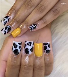 Yellow Checkered Nails, Black And Yellow Nails, Checkered Nails, Yellow Checkered, Acrylic Ideas, Sunflower Nails, Acrylic Toe Nails, Spring Acrylic Nails, Sassy Nails