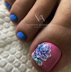 Summer Pedicures, Giraffe Nails, Beach Toe Nails, Pedicure Design, Toenail Art Designs, Simple Toe Nails, Feet Nail Design, Toe Nail Color