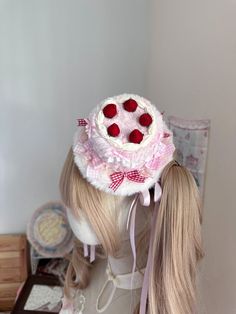 HANDMADE - Ship in 15 days 𝒜𝒷ℴ𝓊𝓉: This handmade strawberry cake hat is a delightful fusion of sweetness and creativity. It showcases the petite and intricate strawberry cake design with lifelike details. Put it on and relish the unique sweet style! Handcrafted items may occasionally have minor imperfections, which are challenging to avoid. Your understanding is greatly appreciated. Strawberry Cake Design, D.va Icons, Dessert Outfit, Strawberry Clothing, Cake Hat, Cake Clothes, Strawberry Hat, Kawaii Hat, Cake Outfit