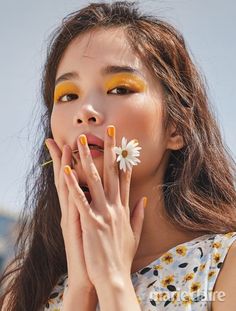 Make Up Color, Flower Photoshoot, Photoshoot Idea, Beauty Shoot, Editorial Makeup, Creative Portraits, Portrait Inspiration, Blue Lagoon, Photoshoot Inspiration