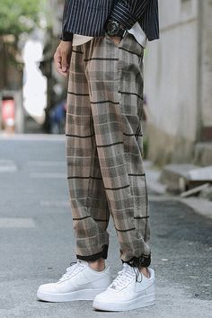 Uniqlo Outfit, Waist Cargo Pants, Cotton Harem Pants, Casual Wide Leg Pants, Men Pants, Mens Pants Fashion, Outdoor Fashion, Pants Men, Fashion Website