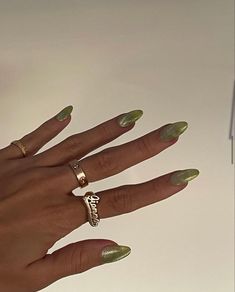 Elegant Almond Nails, Trendy Almond Nails, Olive Nails, Gold Chrome Nails, Jade Nails, Unghie Sfumate, Kutek Disney, Green Acrylic Nails, Chrome Nails Designs