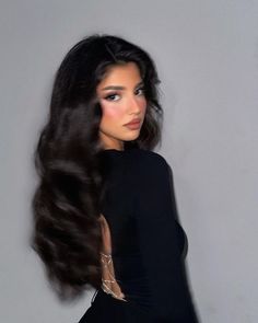 #hair Rashan Mh, Mode Zendaya, Girls With Black Hair, Hairstyles For Layered Hair, Self Portrait Poses, Model Poses Photography, Soft Hair, Layered Hair, Dark Hair