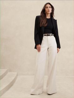 100% bovine leather. Medium leg. Square toed. Rectangular heel. Side zip fastening. 3.94 in heel Wide-leg Linen Jeans For Work, How To Look Expensive, Ageless Style, Pantalon Large, Summer Fabrics, Fashion Over 40, Style Chic, Look Chic