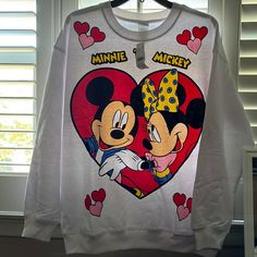 Brand New Absolutely Adorable Cute Minnie Mouse Crew Neck Sweatshirt, Cute White Mickey Mouse Sweatshirt, Graphic Print Tops For Disney Fan Events In Winter, White Cotton Mickey Mouse Sweatshirt, White Mickey Mouse Sweatshirt For Winter, White Mickey Mouse Winter Sweatshirt, Disney White Cartoon Print Sweatshirt, Disney White Sweatshirt With Cartoon Print, Winter White Mickey Mouse Sweatshirt