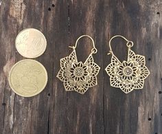 Tribal geometric gipsy mandala hoop earrings dainty made of brass. SIZE: 40 mm x 30 mm. YOU CAN FIND THIS MODEL SILVER PLATED IN: https://www.etsy.com/es/listing/615157406/pendientes-tribales-plata-geometric?ref=shop_home_active_3&frs=1 YOU CAN FIND SOME SIMILAR MODELS IN: https://www.etsy.com/es/listing/483419991/pendientes-tribal-espiral-brass-earrings?ref=shop_home_active_1&frs=1 https://www.etsy.com/es/listing/688602658/pendientes-grandes-gipsy-earrings-gold?ref=shop_home_active_5&am Bohemian Gold Brass Cartilage Earrings, Gold Bohemian Brass Cartilage Earrings, Bohemian Bronze Earrings With Intricate Design, Bohemian Brass Earrings With Intricate Design, Bohemian Brass Hoop Earrings, Bohemian Metal Flower Earrings With Ear Wire, Bohemian Metal Flower Drop Earrings, Bohemian Metal Drop Flower Earrings, Bohemian Brass Cartilage Earrings