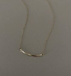 Unique long horizontal curved bar necklace made in high quality 14K yellow gold. * Metal: 14K solid gold * Size: 20mm * Length: 16.95" * Stamp: 14K * Guaranteed Authentic Solid Gold, Not Plated or Filled ❤️Visit our official website for exclusive new products.      https://elekalonjewelry.com/ ❤️Follow us on Instagram @ elekalonjewelry for the latest projects and much more! ❤️If you have any questions, please feel free to message us. Smile Necklace, Curved Bar, Necklace Layered, Minimal Necklace, Full Eternity Ring, Necklace Dainty, Layered Necklace, Minimalist Necklace, Dainty Necklace