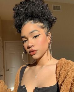 Redacted Asmr, Natural Hair Styles Easy, Baddie Hairstyles, Curly Girl, Pretty Makeup, Afro Hairstyles, Black Girls Hairstyles, Cute Makeup, Aesthetic Hair