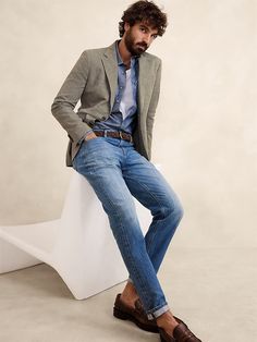 Italian Stretch-Cotton Suit Jacket | Banana Republic Sports Coat And Jeans, Construction Fabric, Club Attire, Suits And Jackets, Latest Mens Fashion, Minimalist Wardrobe, Tailored Blazer, Gentleman Style, Soft Natural